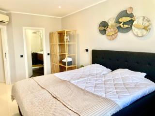 Sea & City View Luxury Apartment Maritima Balchik - Balchik - 2