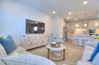 Beachside Bunker Stunning 3br 2 5bath - 7