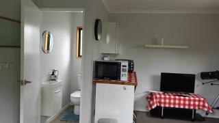Charming Backyard Sleepout - Mosgiel - 2