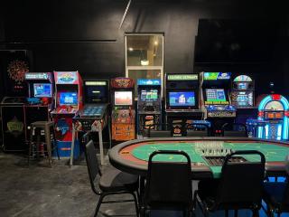 The Greens, Golf, Pool & Arcade by Coachella - Indio - 8