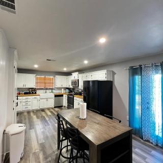 Newly renovated 5 bedroom in Southwest - San Angelo - 6