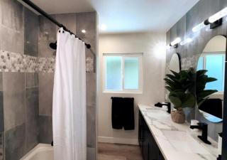 MagicwayVillas Avetar Villa - 5 Bedroom 3 Bath - Spa and Splash Pad - Anaheim - 6