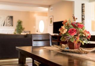 Tiki House and Spa - Walking Distance to Dsineyland - 1