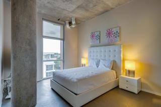 5M634- Top Floor City Living 1BR Condo - Nashville - 2
