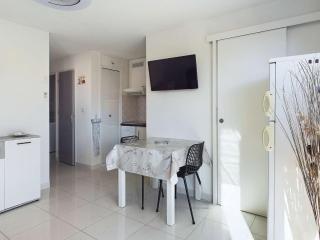 Appartement climatisé 2 pièces + cabine avec parking au cœur de Marseillan-Plage - FR-1-326-847 - Marseillan - 4