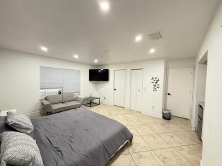 Charming room with Private Entrance in Desirable Area of Port Saint Lucie - Port Saint Lucie - 9