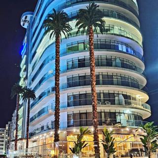 White Tower Mamaia Prestige Apartments - 6