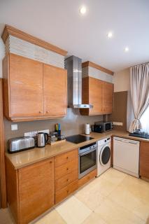 Quattro Beachfront Sea View Ap 4 - 5