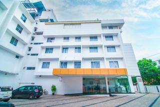 Hotel Seven Lights - Ernakulam - 4