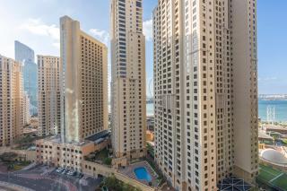 StayShort - Stylish 1-Bedroom Apartment Perfect for 4 in JBR Dubai Marina - 8