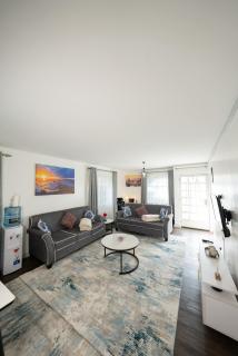 Arabella Luxe Near Waterfront Mall - Karen - 4