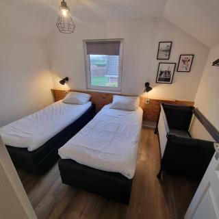 Jacuzzi & Sauna Villa - 1