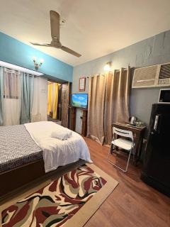 Independent Garden Cottage-Bandra-Carter road - Mumbai - 1