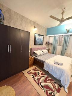 Independent Garden Cottage-Bandra-Carter road - Mumbai - 4