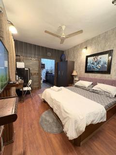 Independent Garden Cottage-Bandra-Carter road - Mumbai - 6