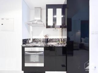 Luxury Studio in Business Bay with Canal View - 5