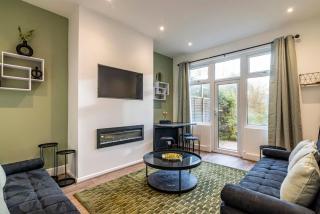 Four Bedroom Home Sleeping 10 Guests with Private Garden - Nottingham - 9