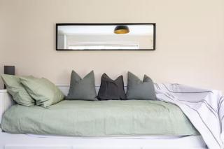 Studio in East Barnet Village - London - 9