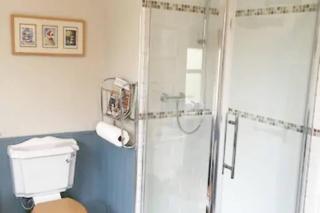 5-Bed Home - Sleeps 12 Pool Garden & Play Area - 4