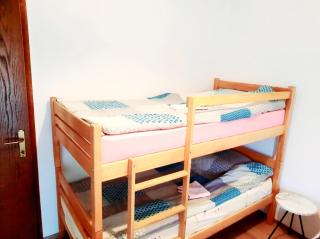 Bus Station Hostel - Pejë - 2