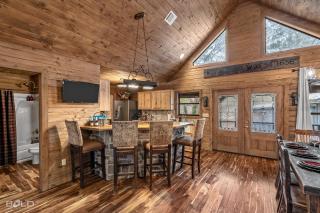 Lakefront Log Cabin On Emerald Isle With Hot Tub - Shreveport - 1