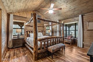 Lakefront Log Cabin On Emerald Isle With Hot Tub - Shreveport - 5