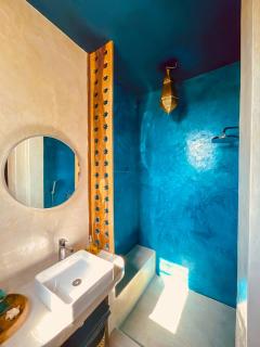Nyumbani Ya Pili - Guest Houses - Galu - 1