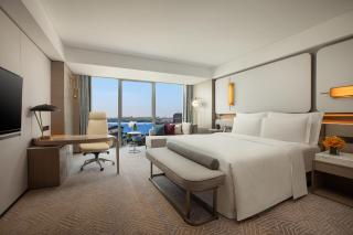 InterContinental Beijing Beichen by IHG l Walking Distance to Bird's Nest & Water Cube & Metro Station l Interconnected with China National Convention Center l Award-winning Club Lounge with Mixologist l Direct Metro Line to Wangfujing - 8