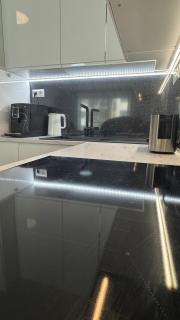 Prestige City Apartment - Next to Ice Arena, Private Parking - Nivy - 8