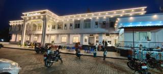 Hotel Vrindavan - - 8