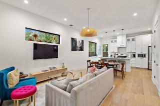 Artists Hideaway - Huge Yard and Workspace - 9