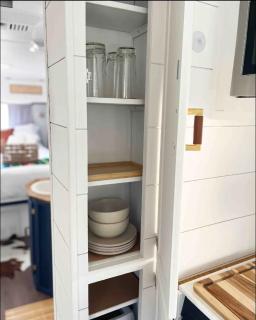 Retro Motorhome - Epic Outdoor Shower and Firepit - 3