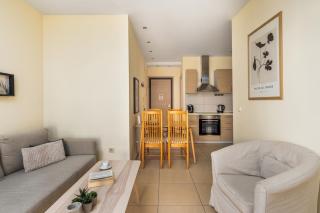 Elegant City Center Apartment - 7