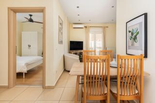 Elegant City Center Apartment - 6