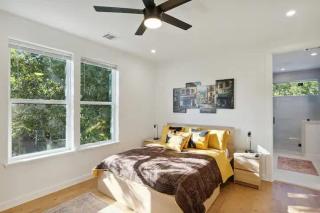 Bright & Airy 3BR - Perfect Location and Balcony - Austin - 8