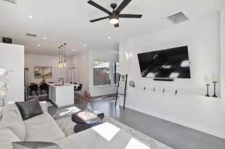 Bright & Airy 3BR - Perfect Location and Balcony - Austin - 4