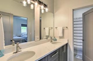 Bear Lake Beach Front! Sleeps 46 - Fish Haven - 5