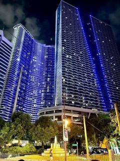 Condo in Makati Staycation - 7