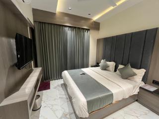 Hotel Pulse Town - Ahmedabad - 5