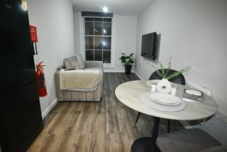 Urban Oasis by LVP Apartments - 1-Bed City Escape with Sofa Bed - Perfect for Business & Leisure - Liverpool - 6