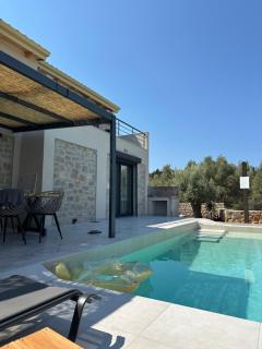Calmia Fine Living Villas - Tsoukalades - 9