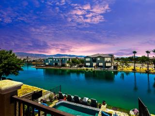 Bellagio Lakeside Pool Spa - Indio - 4