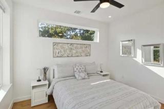 Bright & Airy 3BR - Perfect Location and Balcony - Austin - 3