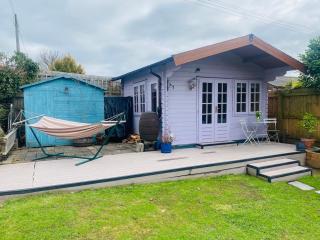 Little Pink Cabin - 1