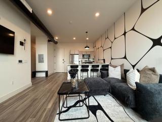 King Bd, Free Prkn, NYC View, 8min Train - 4