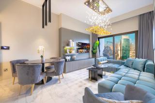 Upscale 2BR in Lively Building - 0