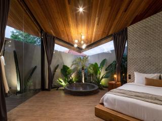 Villa FEH Bali - Kerobokan - 4