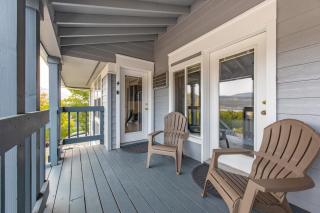 Within minutes to Downtown breweries and waterfront 4369 - 9