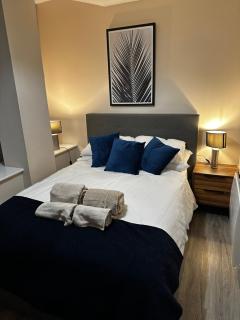 Central Apartment with 2 Parking Spaces! - Manchester - 5