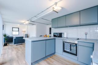 Home away from home just off Junction 21 of M6 - Warrington - 8